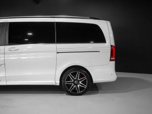Mercedes-Benz V-Class V250d AMG Line - Image 17
