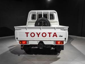 Toyota Land Cruiser 79 2.8GD-6 double cab - Image 3