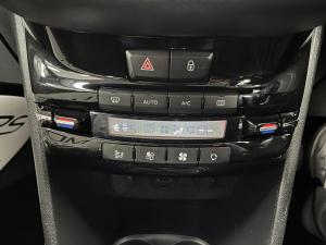 Peugeot 208 5-door 1.6 Allure auto - Image 13