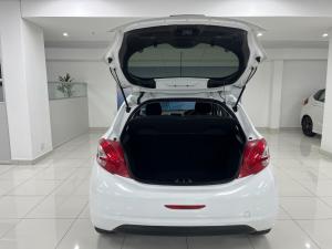 Peugeot 208 5-door 1.6 Allure auto - Image 6