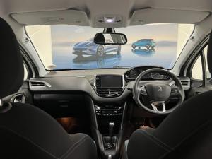Peugeot 208 5-door 1.6 Allure auto - Image 8