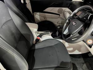 Mahindra XUV300 1.5TD W4 - Image 5