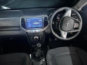 Mahindra XUV300 1.2T W6 - Image 10