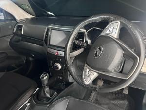 Mahindra XUV300 1.2T W6 - Image 7