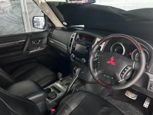 Mitsubishi Pajero 3-door 3.2DI-D GLS - Image 11