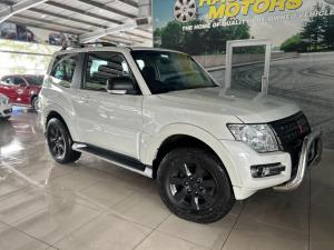 Mitsubishi Pajero 3-door 3.2DI-D GLS - Image 1