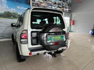 Mitsubishi Pajero 3-door 3.2DI-D GLS - Image 4