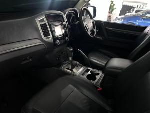 Mitsubishi Pajero 3-door 3.2DI-D GLS - Image 7
