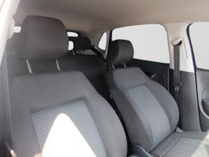Volkswagen Polo Vivo hatch 1.4 Comfortline - Image 16