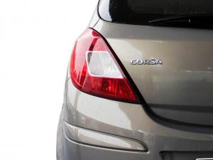 Opel Corsa 1.4 Essentia - Image 10