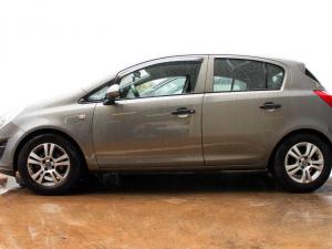 Opel Corsa 1.4 Essentia - Image 4