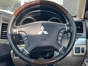 Mitsubishi Pajero 5-door 3.2DI-D GLS - Image 22