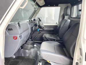 Toyota Land Cruiser 79 4.0 V6 single cab - Image 11
