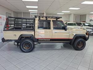 Toyota Land Cruiser 79 2.8GD-6 double cab - Image 3