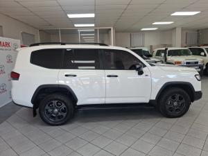 Toyota Land Cruiser 300 3.3D GR-Sport - Image 3