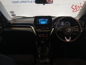 Toyota Urban Cruiser 1.5 XR manual - Image 6