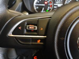 Toyota Urban Cruiser 1.5 XR manual - Image 9