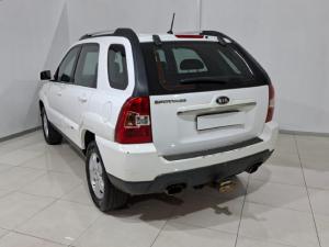 Kia Sportage 2.0 - Image 10