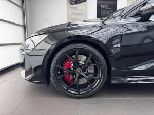 Audi RS3 sedan quattro Carbon Edition - Image 3