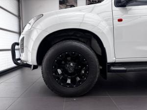 Isuzu D-Max 250 double cab 4x4 Hi-Ride - Image 3