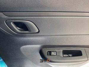 Renault Kwid 1.0 Techno auto - Image 11