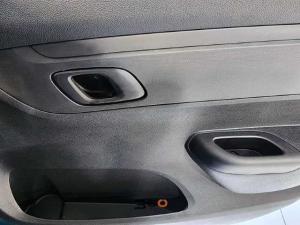 Renault Kwid 1.0 Techno auto - Image 12