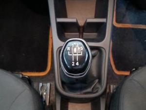 Renault Kwid 1.0 Techno manual - Image 12