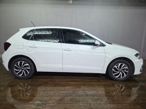 Volkswagen Polo hatch 1.0TSI Life auto - Image 6