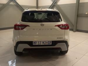 Nissan Magnite 1.0 Visia auto - Image 11