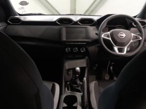 Nissan Magnite 1.0 Visia auto - Image 16