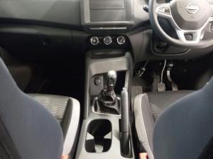 Nissan Magnite 1.0 Visia auto - Image 18