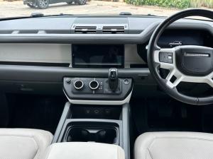 Land Rover Defender 110 D300 SE - Image 9