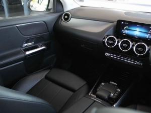 Mercedes-Benz GLA GLA200 - Image 10
