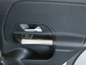 Mercedes-Benz GLA GLA200 - Image 15