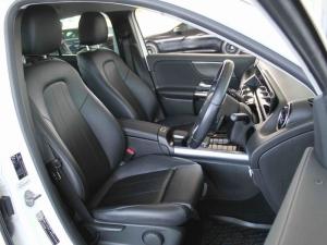 Mercedes-Benz GLA GLA200 - Image 19