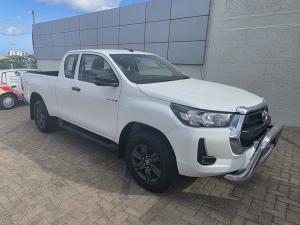 Toyota Hilux 2.4GD-6 Xtra cab Raider manual - Image 1