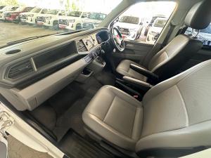 Volkswagen Transporter 2.0BiTDI Kombi SWB Trendline Plus 4Motion - Image 7