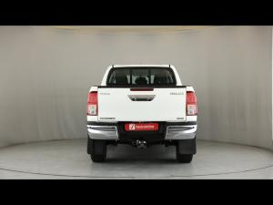 Toyota Hilux 2.4GD-6 double cab 4x4 Raider manual - Image 5