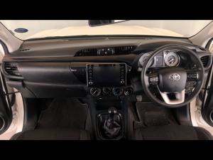 Toyota Hilux 2.4GD-6 double cab 4x4 Raider manual - Image 6