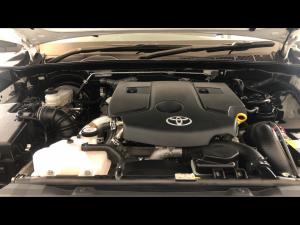 Toyota Hilux 2.4GD-6 double cab 4x4 Raider manual - Image 14