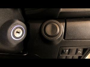 Toyota Hilux 2.4GD-6 double cab 4x4 Raider manual - Image 16