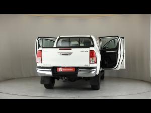 Toyota Hilux 2.4GD-6 double cab 4x4 Raider manual - Image 24