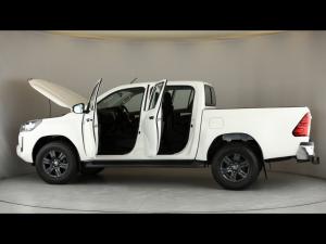Toyota Hilux 2.4GD-6 double cab 4x4 Raider manual - Image 26