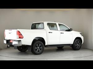Toyota Hilux 2.4GD-6 double cab 4x4 Raider manual - Image 2