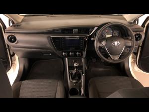 Toyota Corolla Quest 1.8 Plus manual - Image 6