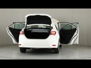 Toyota Corolla Quest 1.8 Plus manual - Image 9