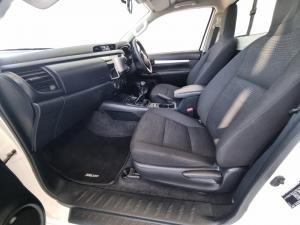 Toyota Hilux 2.4GD-6 single cab 4x4 Raider manual - Image 7