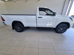 Toyota Hilux 2.4GD-6 single cab 4x4 Raider manual - Image 3