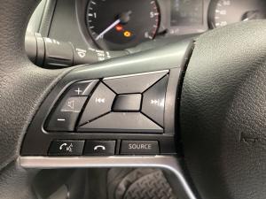 Nissan Navara 2.5DDTi double cab SE auto - Image 9