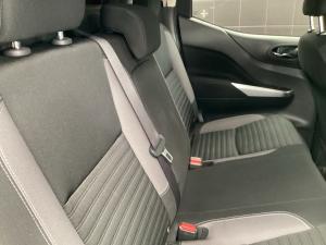 Nissan Navara 2.5DDTi double cab SE auto - Image 17